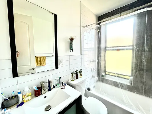 Rented by Pear NYC LLC | media 30