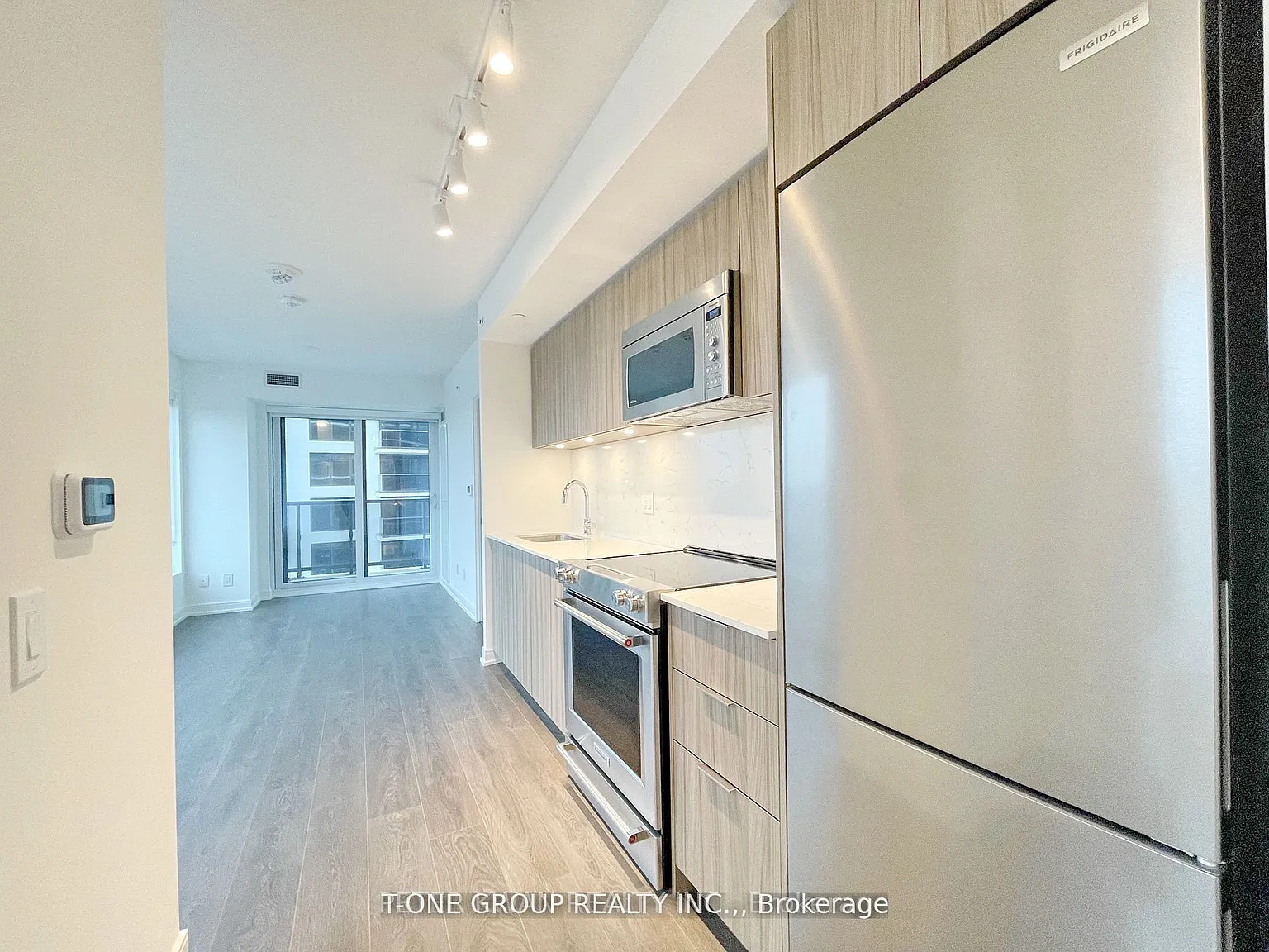 2 bed, $2,350 — Photo 4