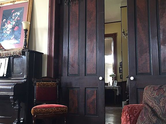 5th image of 615 N Washington Ave