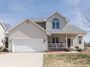 718 White Ivy Pl NE, Cedar Rapids, IA 52402