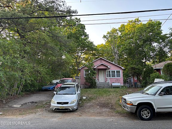 4th image of 15 E 1st Street