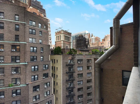 305 East 40th Street image 21 of 25