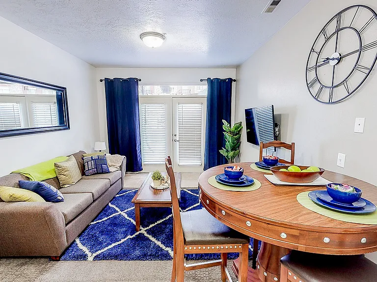 Alpine Village Student Housing — Photo 5