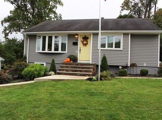 25 Barnes Dr, Garnerville, NY 10923