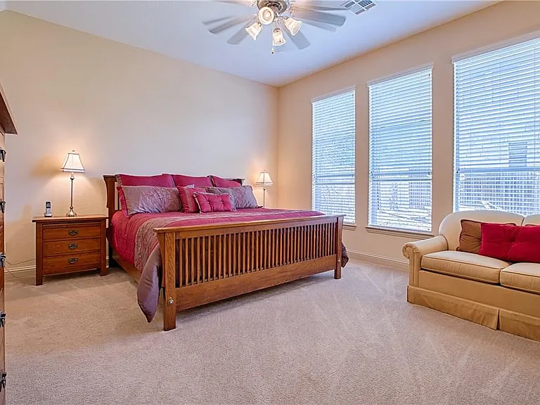 12500 Calistoga Way — Photo 14