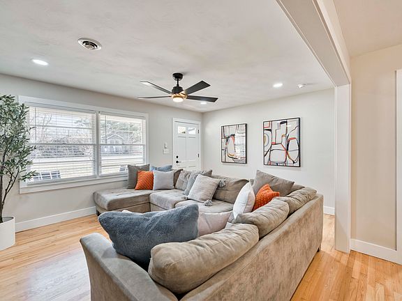 5th image of 2147 S Hampton Avenue