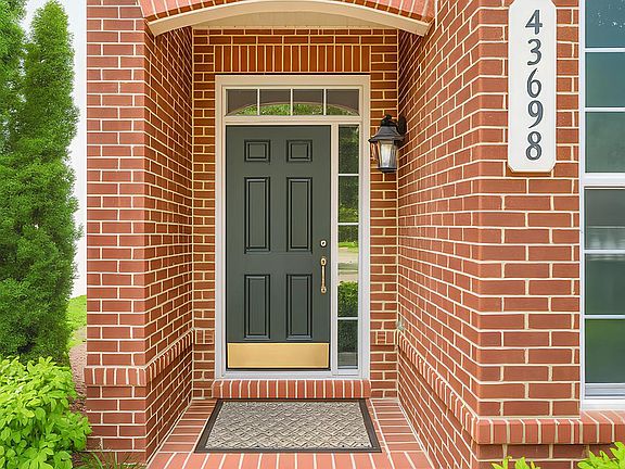 2nd image of 43698 Chicacoan Creek Sq