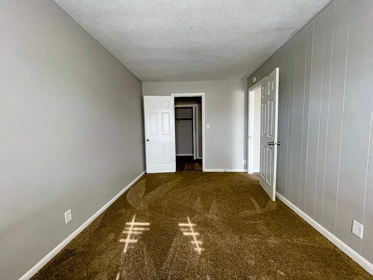 Preleasing For August! Close To Campus — Photo 5