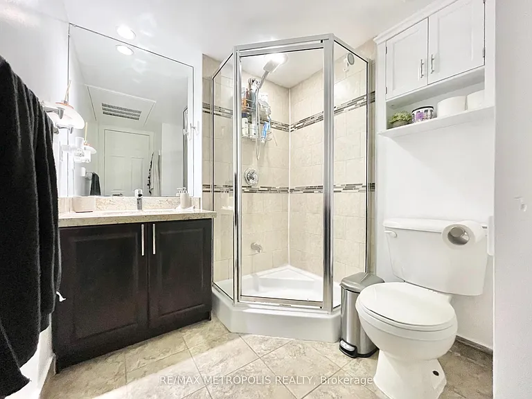 11 Niagara St W #38 — Photo 7