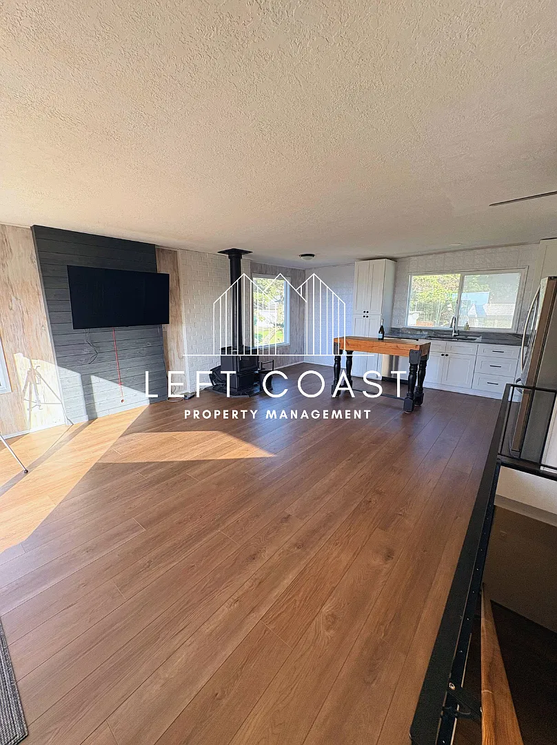 3849 Northwest Lee Avenue - 1 — Photo 3