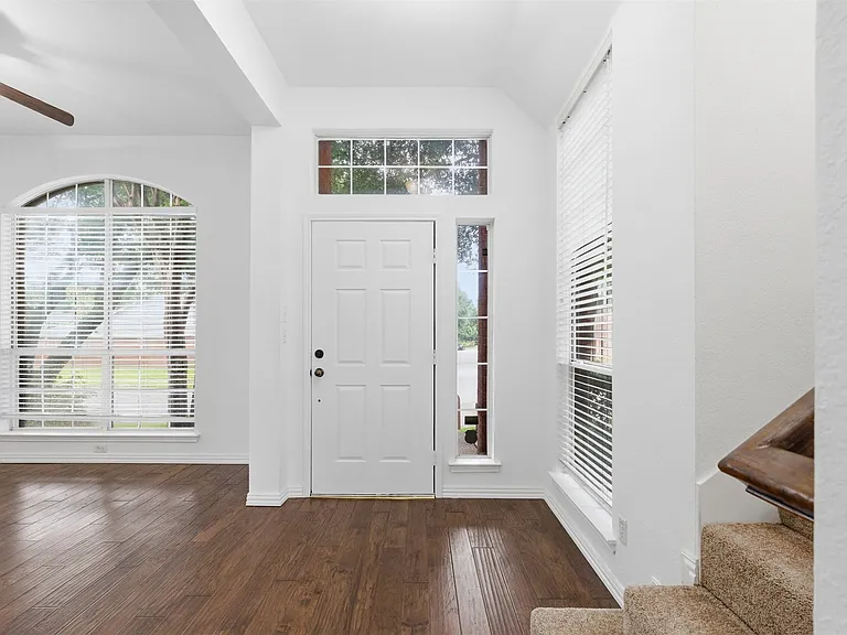 3221 Corning Dr — Photo 3