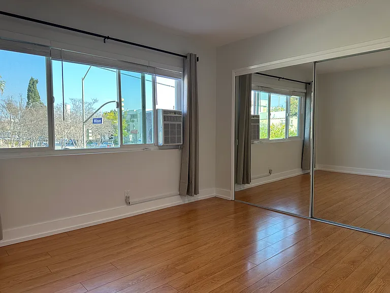 1015 E Wilson Ave #4 — Photo 11