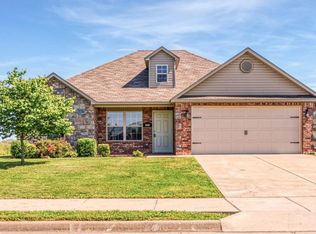 1600 Eveningshade Ln, Centerton, AR 72719