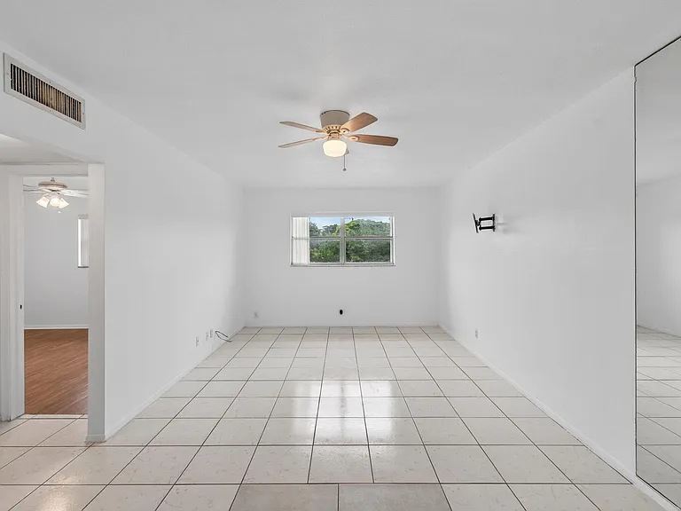 500 SW 2nd Ave #211 — Photo 2