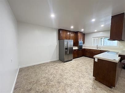 1st image of 1780 1/2 Rosecrans St