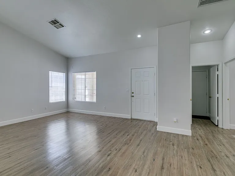 9660 Crystal Ridge Rd — Photo 8