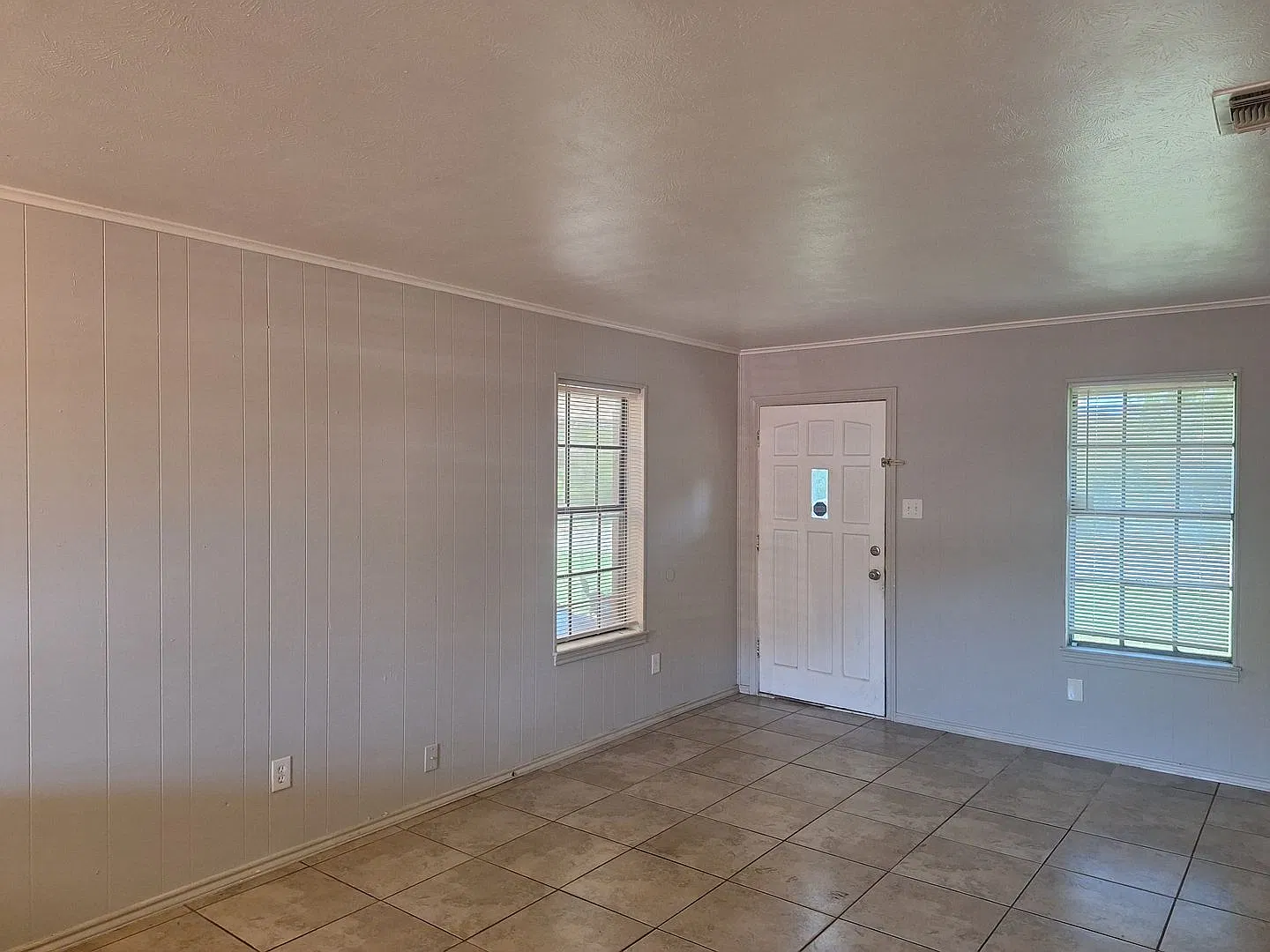 Affordable Living in Everman, TX | 2 Bed, 1 Bath for $1,050 — Photo 3