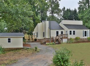 210 Pinelawn Dr, Kernersville, NC 27284