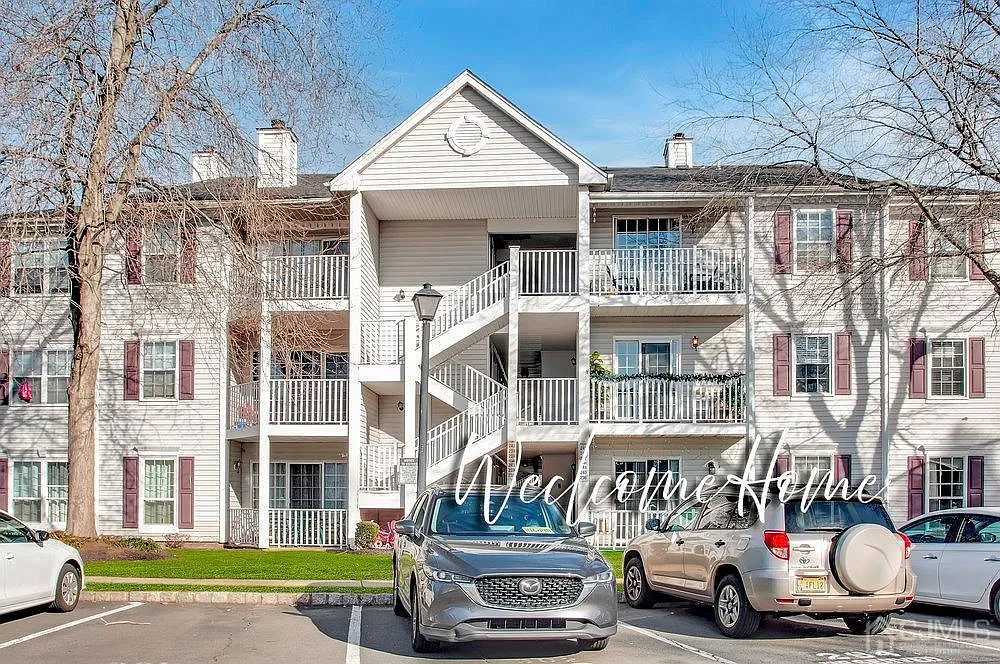 240 Kempsey Dr photo 1
