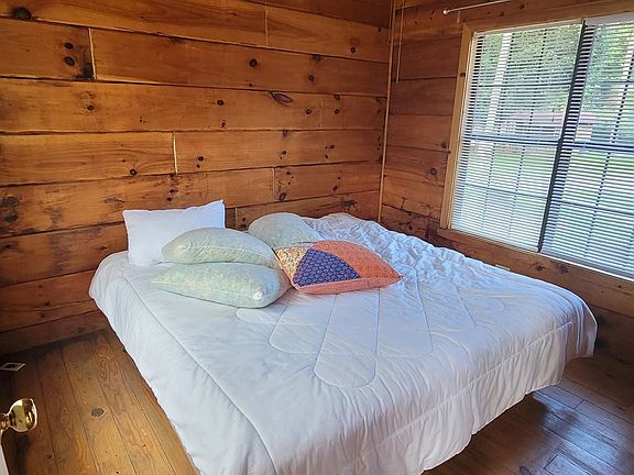 3rd image of 119 Crider Cir