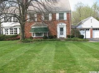 18890 Rivercliff Dr, Fairview Park, OH 44126
