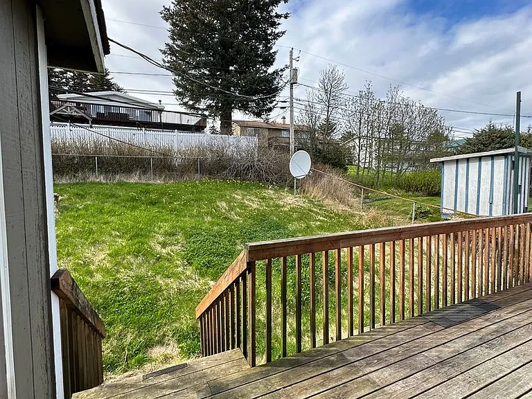 1223 Larch St — Photo 13