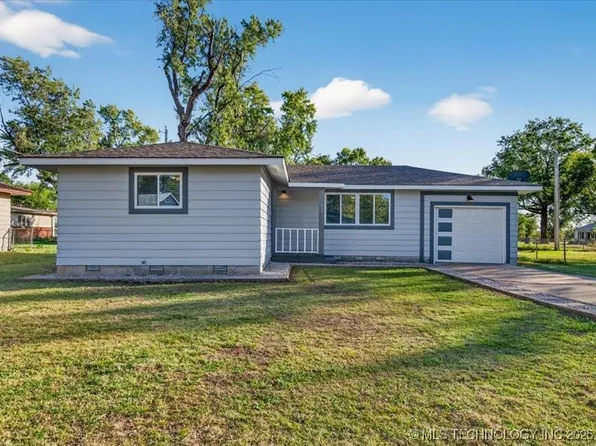 615 W Ironman Ave, Nowata, OK 74048