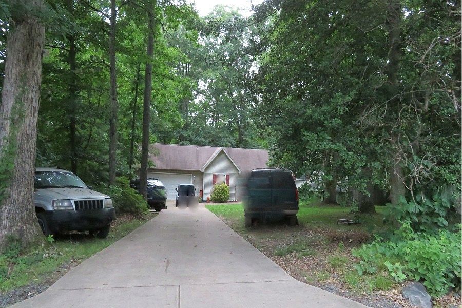 1st image of 6 Beech Dr