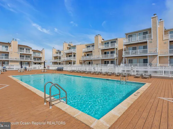 401 Bay Shore Dr #9, Barnegat, NJ 08005