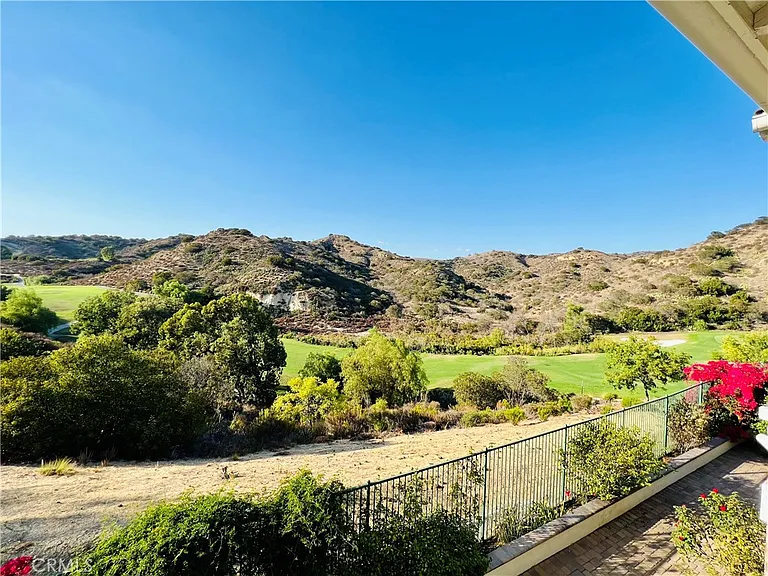 18945 Northern Dancer Ln — Photo 32