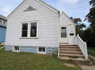 19 4th St NW, Oelwein, IA 50662