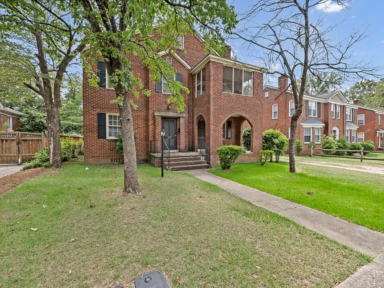 312 S Woodrow St — Photo 2