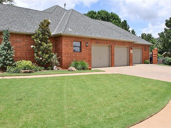 3rd image of 8005 NW 131st Cir