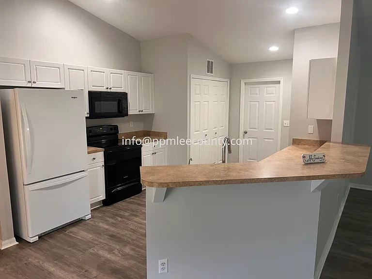 2329 NW 31st St — Photo 4