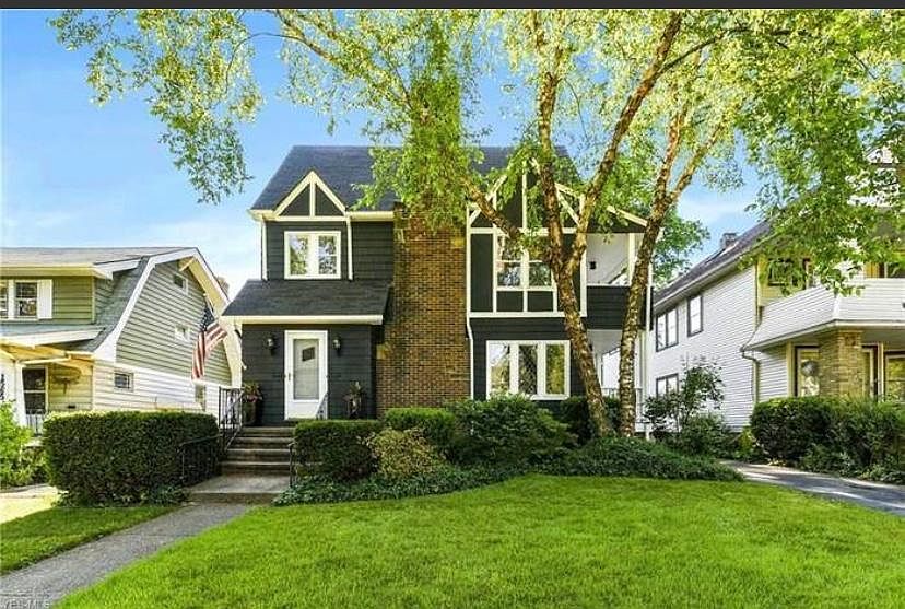 1st image of 1569 Parkwood Rd