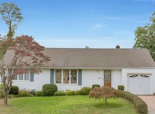 3 Frances Ct, Red Bank, NJ 07701