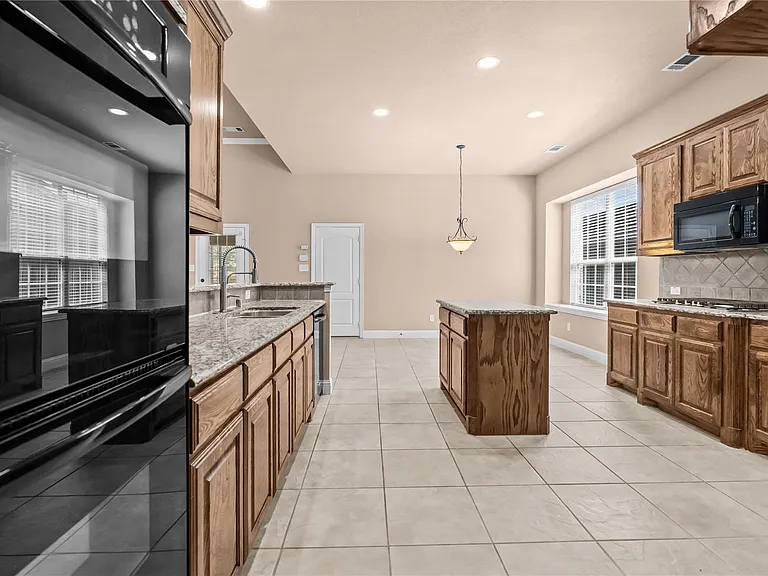 1731 Teakwood Dr — Photo 12
