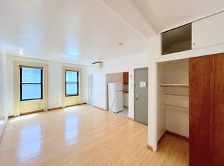 650 10th Ave APT 4R, New York, NY 10036
