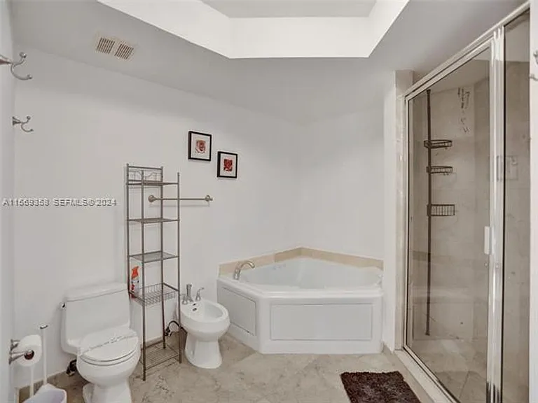 17555 Atlantic Blvd #1101 — Photo 23