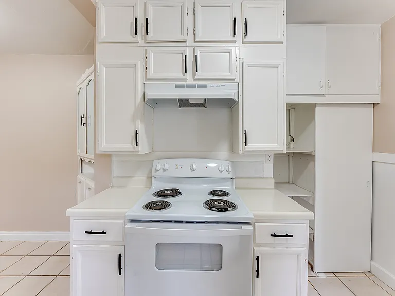 1500 W Short 17th St — Photo 3