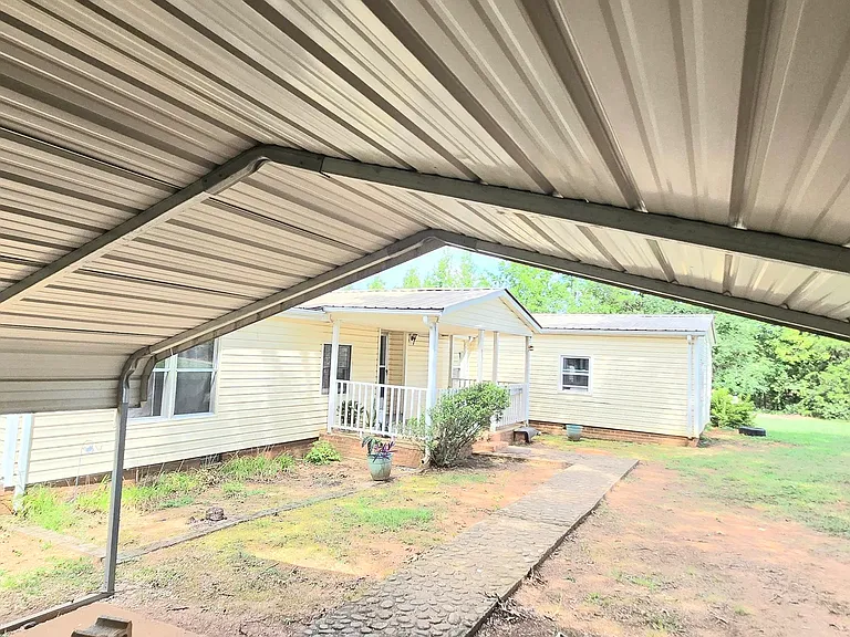 513 Horseshoe Lake Rd — Photo 3