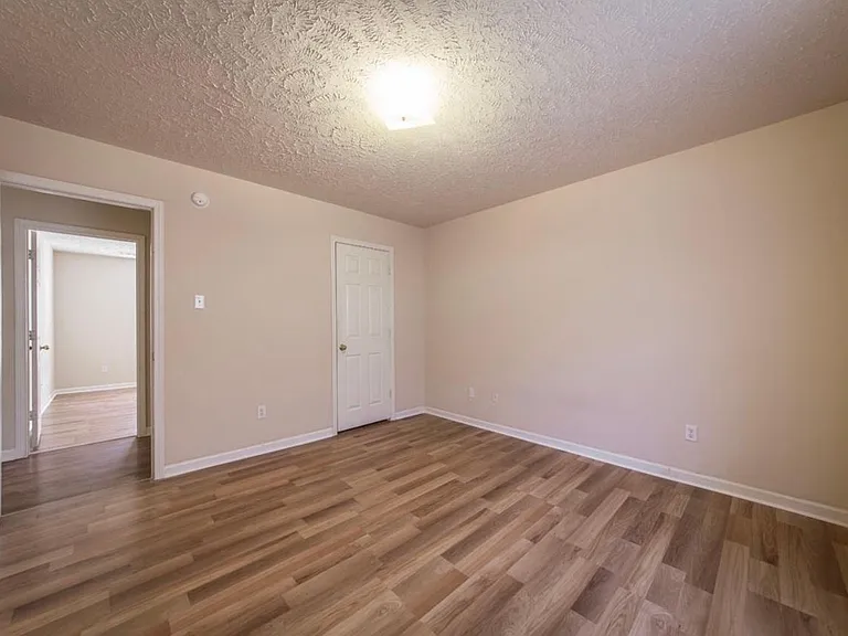 541 Morrison St — Photo 10