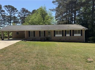 5594 Laurel Ln NW, Lilburn, GA 30047
