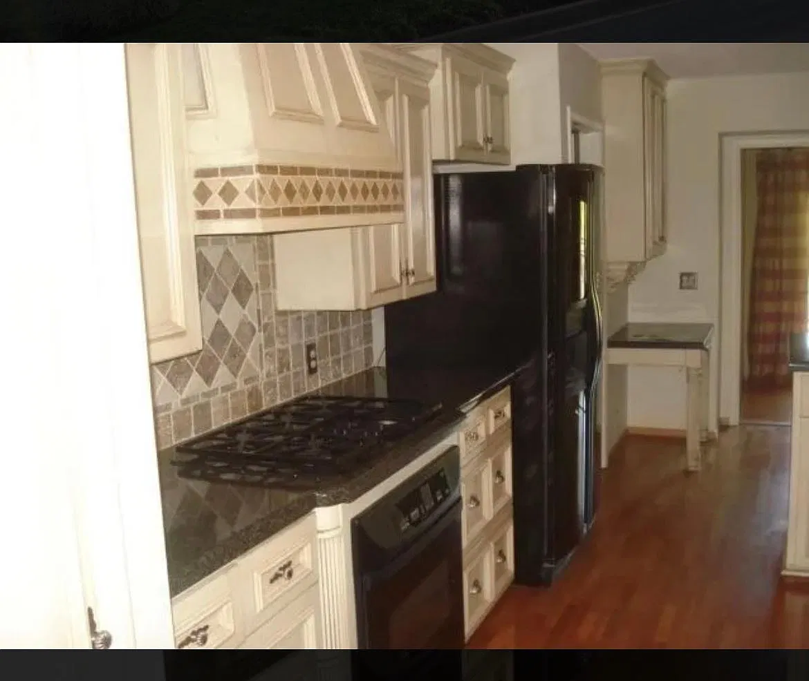 2424 S Boston Ave — Photo 2
