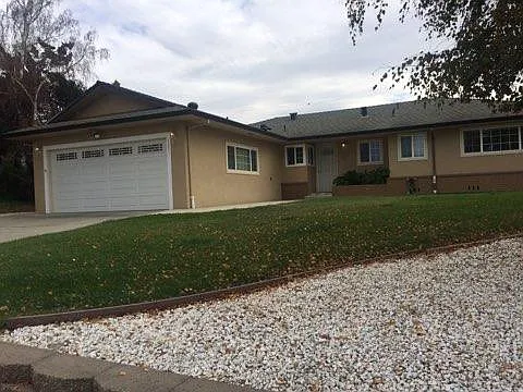1231 Sunset Dr photo 1