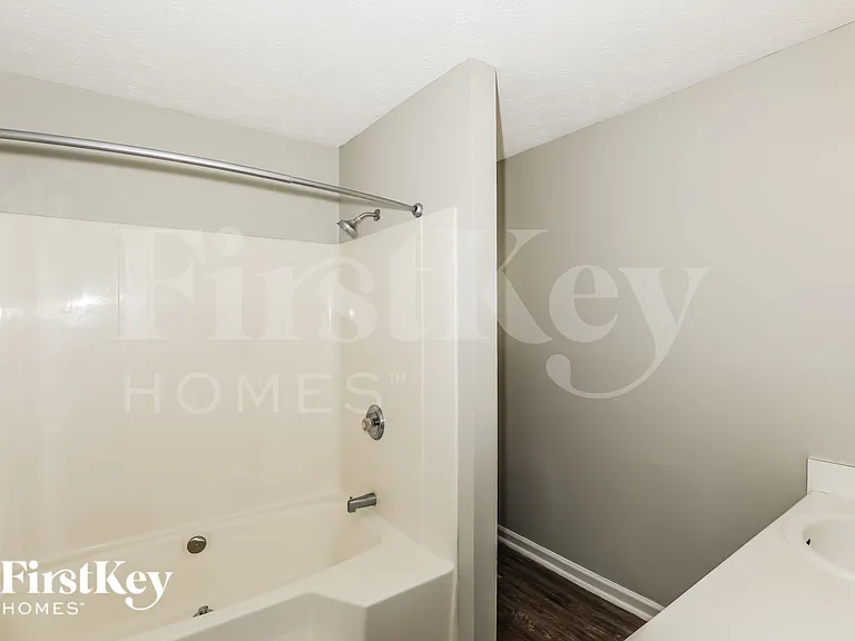 128 Greenleaf Dr — Photo 17