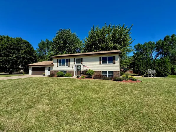 501 Hawthorne Dr, Marshall, MN 56258