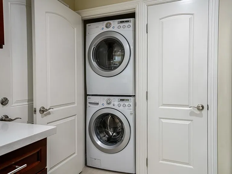 Brand New LG full size Washer Dryer