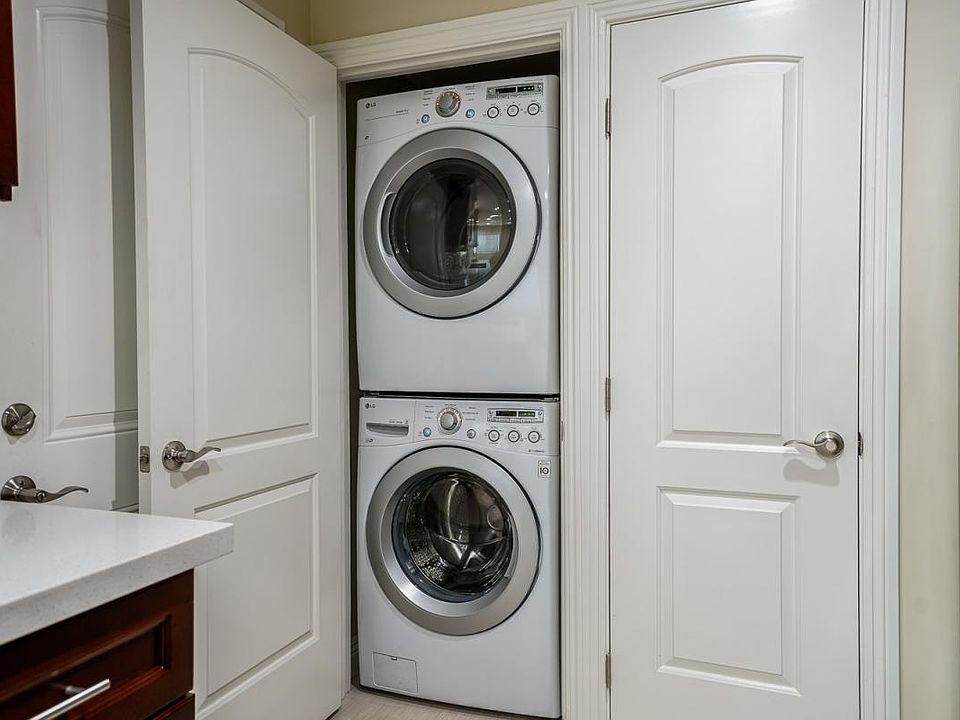Brand New LG full size Washer Dryer