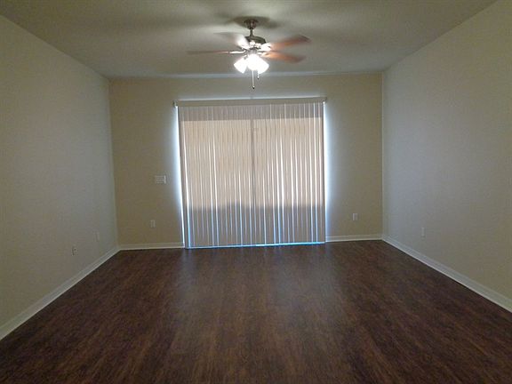 3rd image of 305 Down Pine Dr